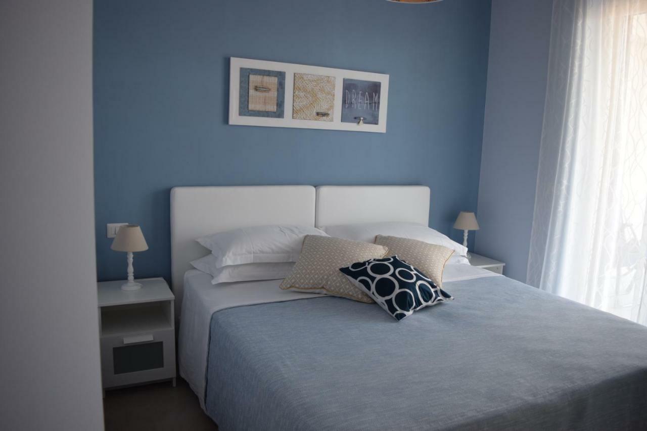 Casa Vacanze Lombardo Santa Teresa Di Riva Extérieur photo